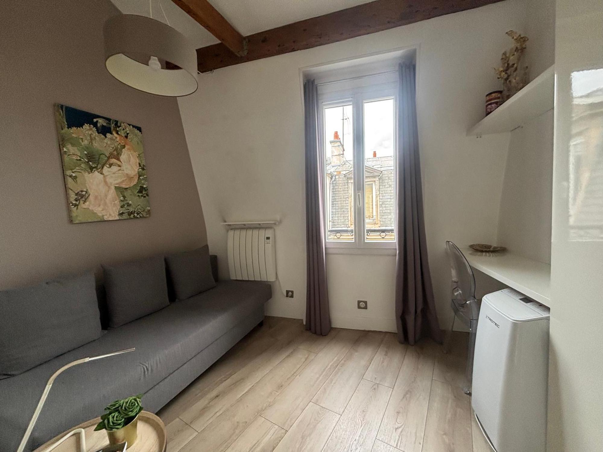 Loft Refait A Neuf En Dernier Etage 2 Apartment Paris